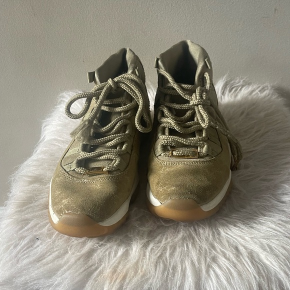Wmns Air Jordan 11 Retro ‘Olive Lux’ - Picture 3 of 4